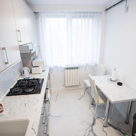Gabi Apartament スチャヴァ エクステリア 写真