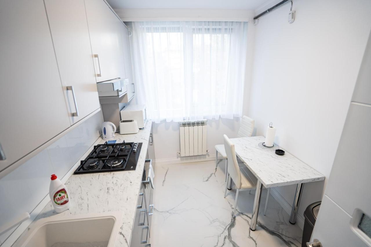 Gabi Apartament スチャヴァ エクステリア 写真